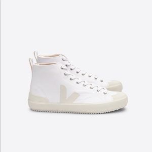 Veja NOVA HT CANVAS WHITE PIERRE